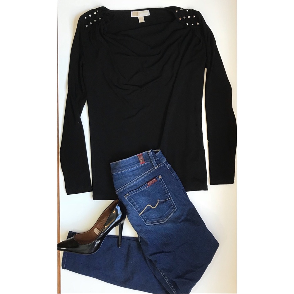 Micheal Kors black scoopneck long sleeve shirt